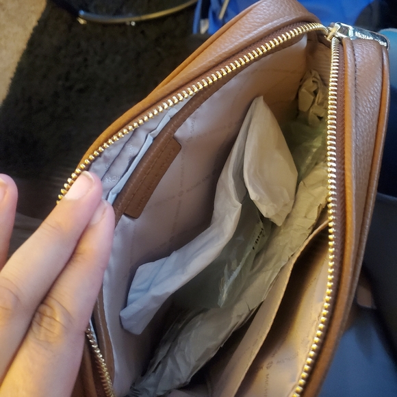 NWT Michael Kors Jet Set Crossbody - Picture 2 of 5